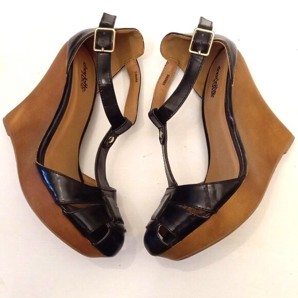 Charlotte Russe Black T Strap Sandals Wedge Heels Cap Toes Shoes Y2K VTG size 8 - Picture 1 of 8